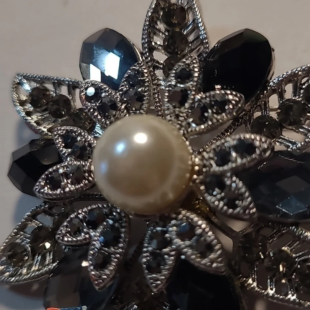 Women's Silvertone Brooch or Necklace
